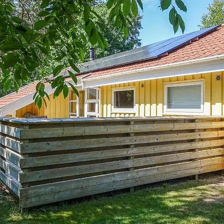 Feriehus Stunning In Aakirkeby With Kitchen *