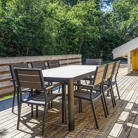 Stunning In Aakirkeby With Kitchen