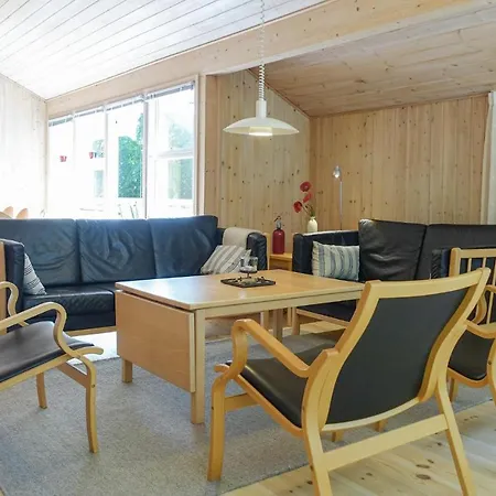Stunning In Aakirkeby With Kitchen Feriehus Vester Somarken