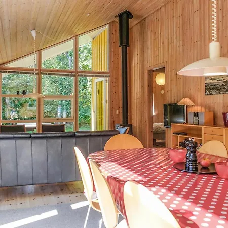 Stunning In Aakirkeby With Kitchen * Vester Somarken