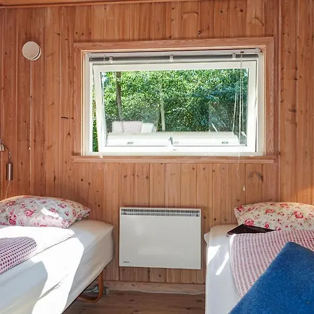 Feriehus Stunning In Aakirkeby With Kitchen *