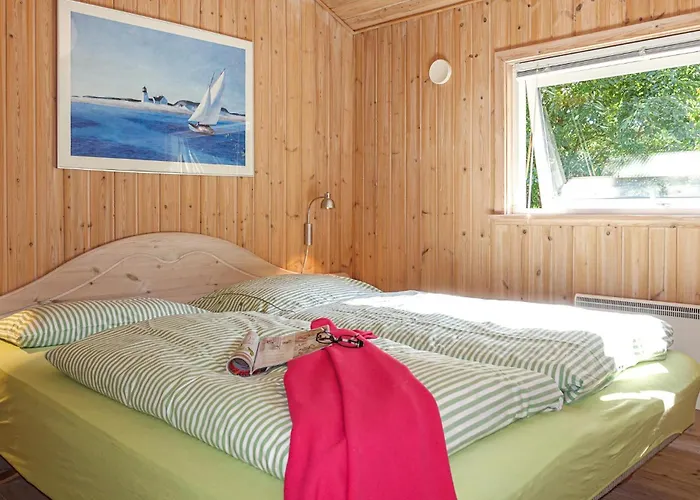 Stunning In Aakirkeby With Kitchen Сasa de vacaciones Vester Somarken